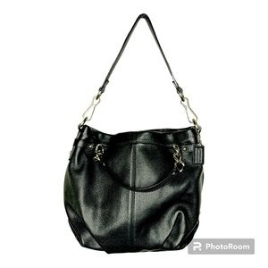 Coach F17165 black Leather Hobo Handbag Preowned silver hardware bag purse